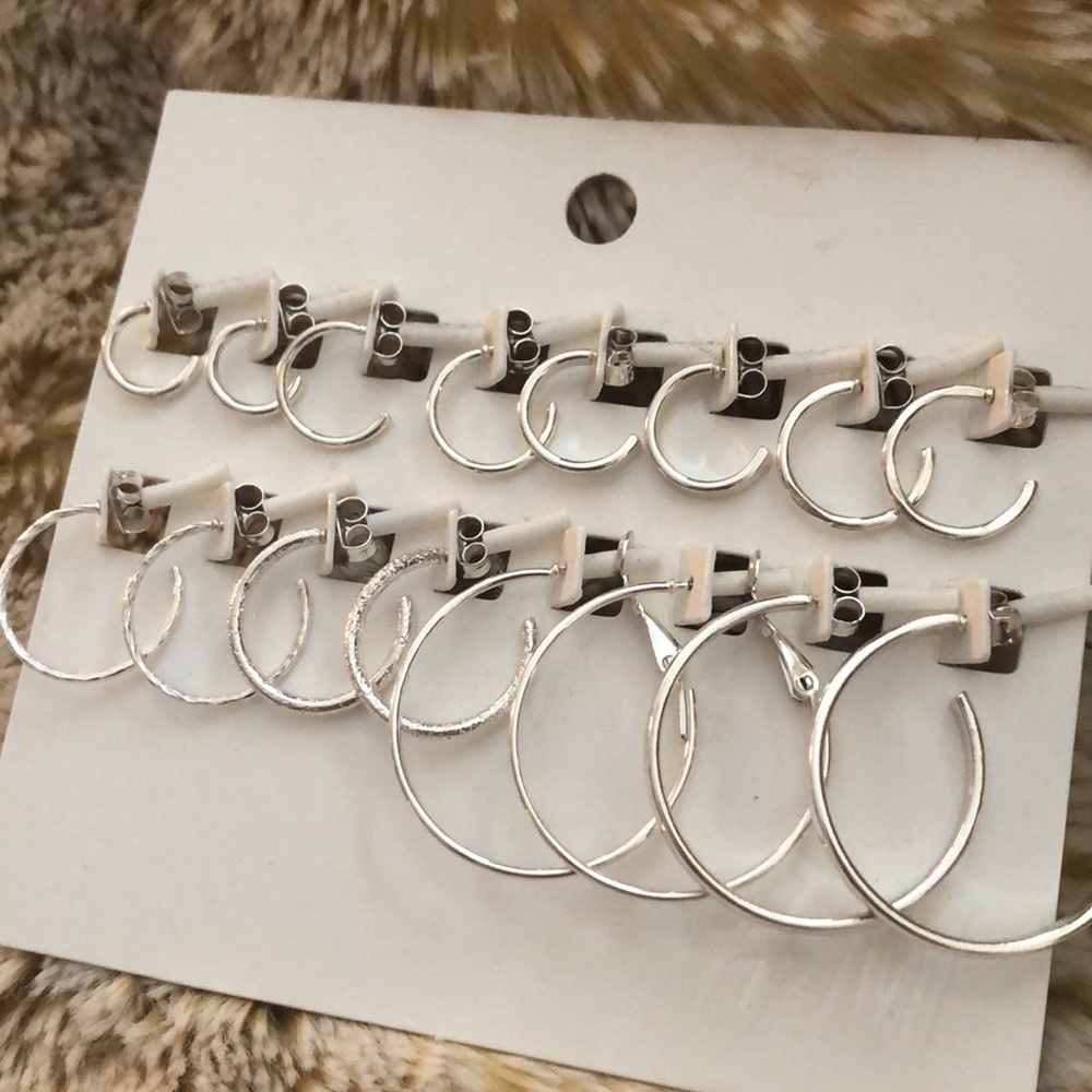 Silver set of classy hopp earrings